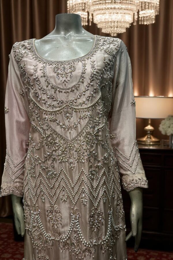 SAHAR E NAAZ-DAWN OF GRACE【Hand-embroidered】